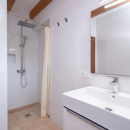 Puig By Js פוינסה